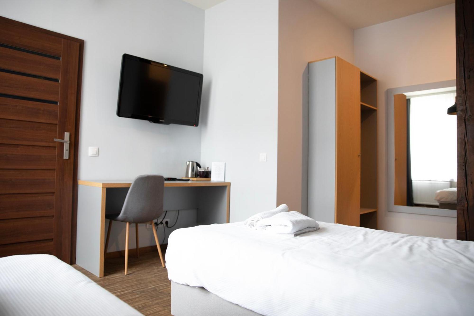 Adler Bed&Breakfast Apartment Lodz  Exterior photo