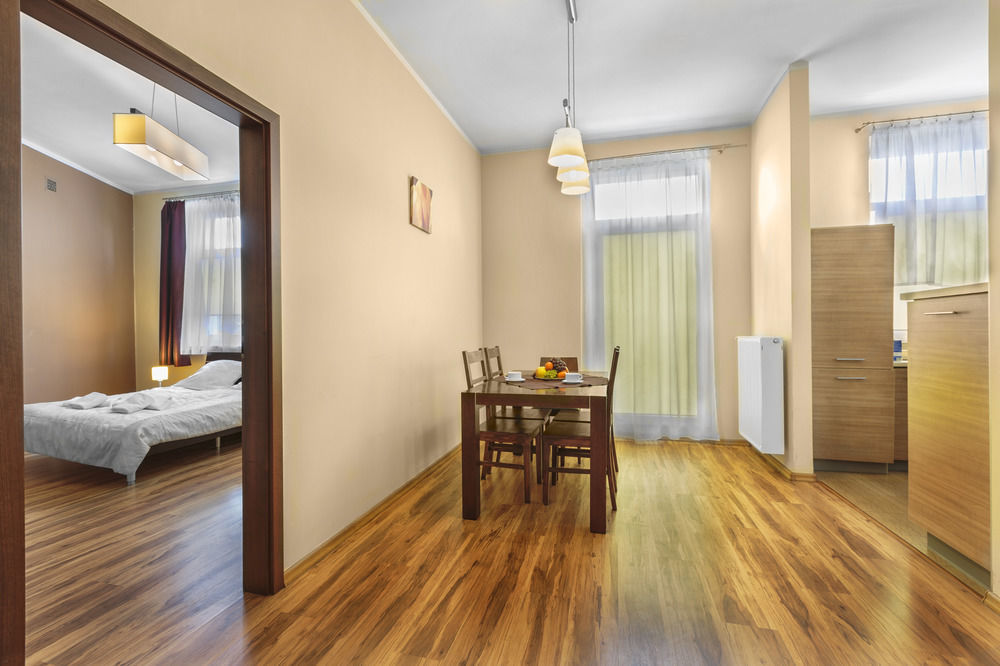 Adler Bed&Breakfast Apartment Lodz  Exterior photo