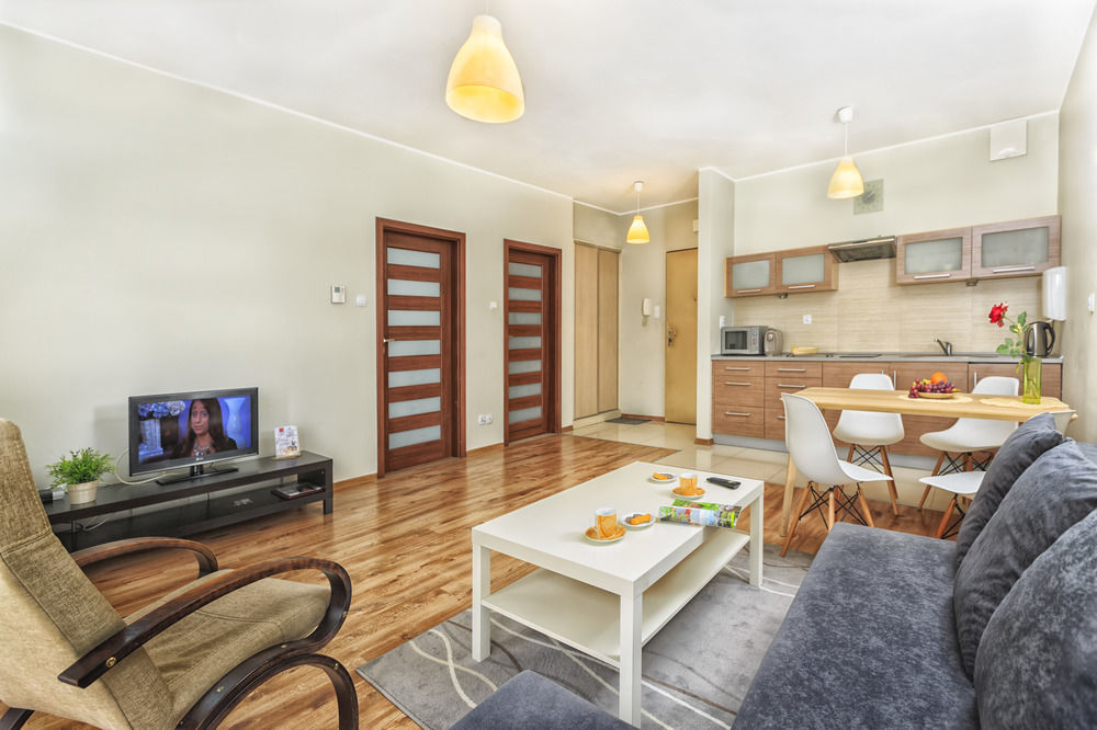 Adler Bed&Breakfast Apartment Lodz  Exterior photo